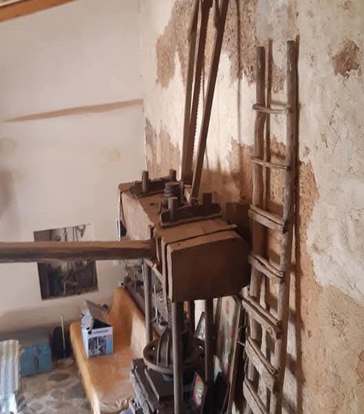 ΦΑΜΠΡΙΚΑ ΟΙΚΟΓΕΝΕΙΑΣ ΝΤΑΜΑΔΑΚΗΔΩΝ